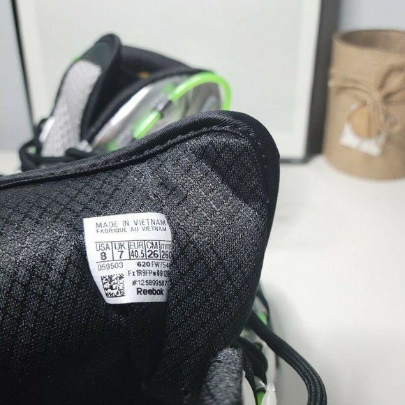 Reebok Question Mid "Minions Gru's Lab" - Picture 5 of 6